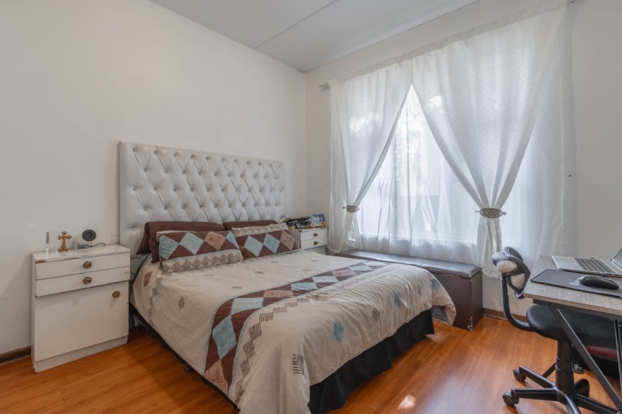 2 Bedroom Property for Sale in Bryanston Gauteng