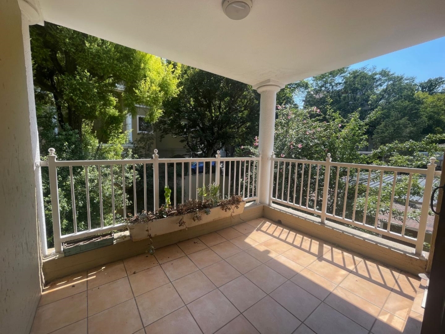 2 Bedroom Property for Sale in Saxonwold Gauteng