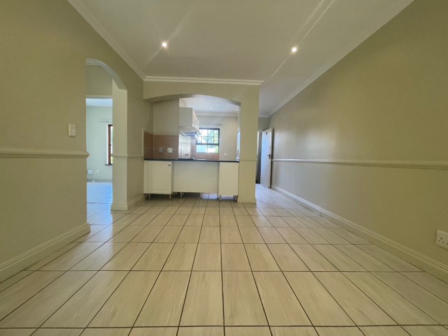 2 Bedroom Property for Sale in Saxonwold Gauteng