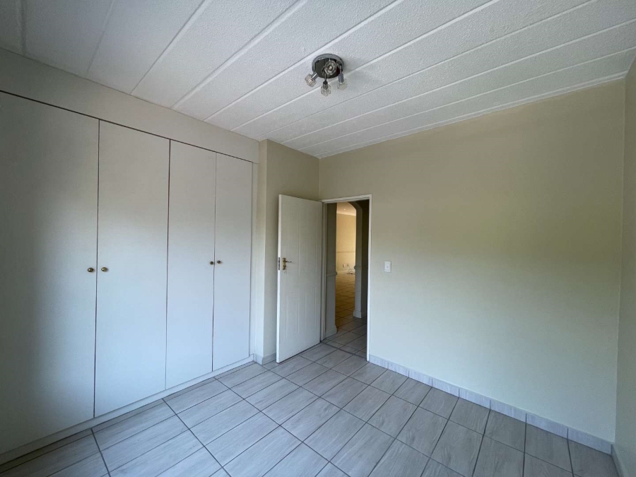 2 Bedroom Property for Sale in Saxonwold Gauteng