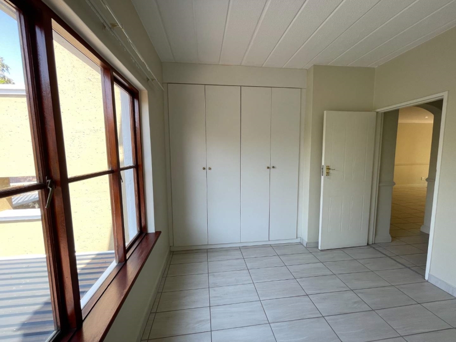 2 Bedroom Property for Sale in Saxonwold Gauteng