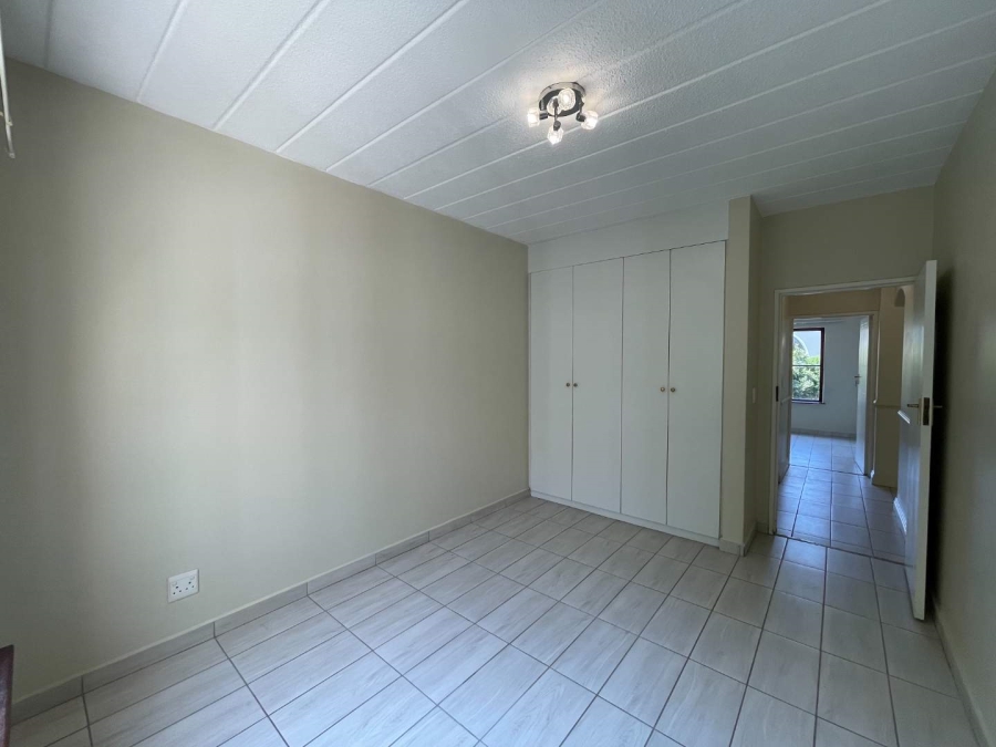 2 Bedroom Property for Sale in Saxonwold Gauteng