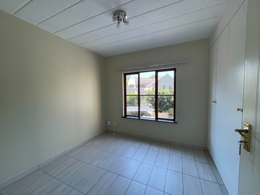 2 Bedroom Property for Sale in Saxonwold Gauteng
