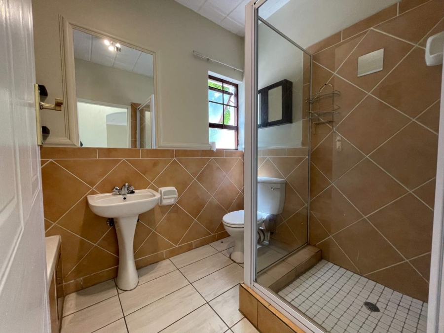 2 Bedroom Property for Sale in Saxonwold Gauteng