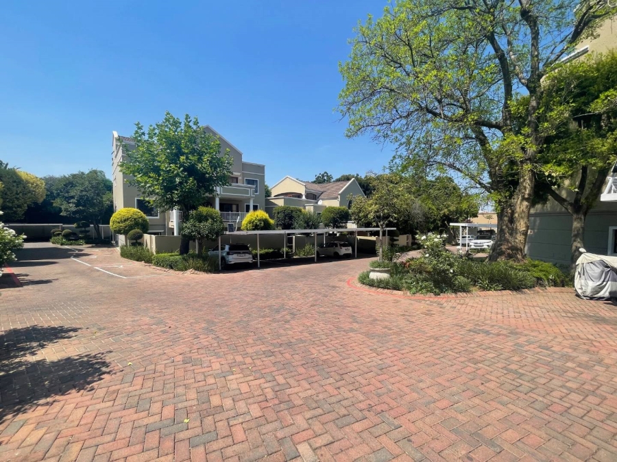 2 Bedroom Property for Sale in Saxonwold Gauteng