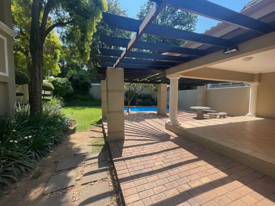 2 Bedroom Property for Sale in Saxonwold Gauteng