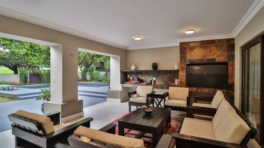 5 Bedroom Property for Sale in Woodhill Estate Gauteng