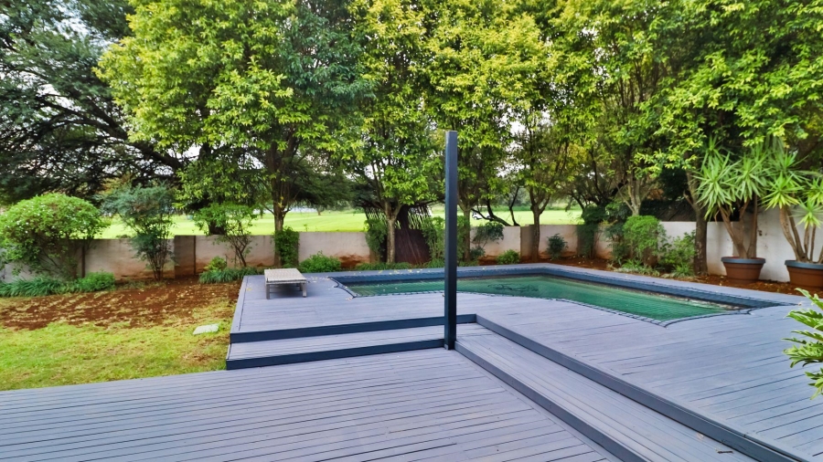 5 Bedroom Property for Sale in Woodhill Estate Gauteng