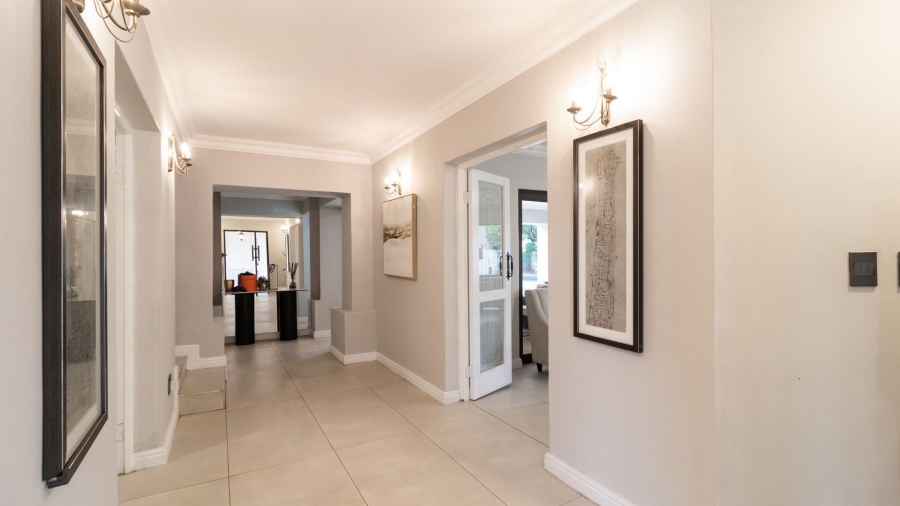 5 Bedroom Property for Sale in Woodhill Estate Gauteng