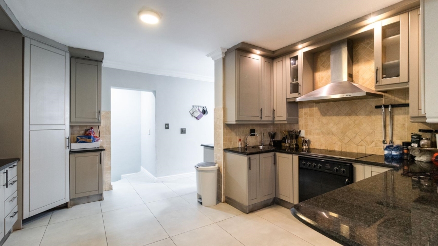 5 Bedroom Property for Sale in Woodhill Estate Gauteng