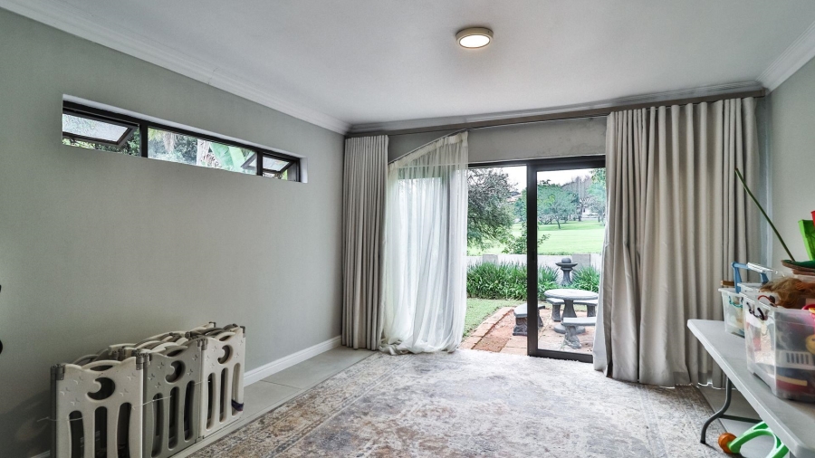 5 Bedroom Property for Sale in Woodhill Estate Gauteng