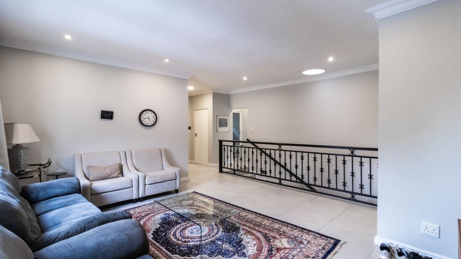 5 Bedroom Property for Sale in Woodhill Estate Gauteng