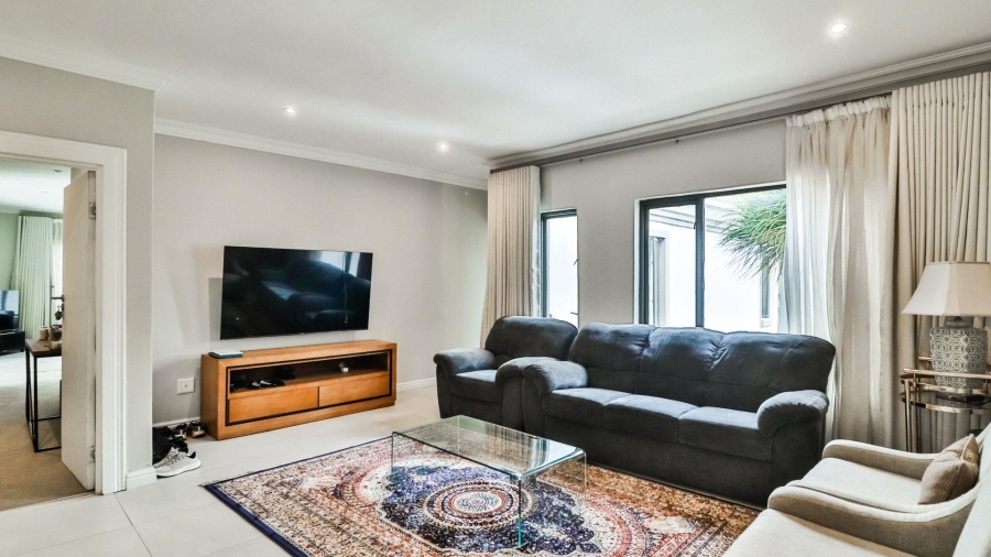 5 Bedroom Property for Sale in Woodhill Estate Gauteng
