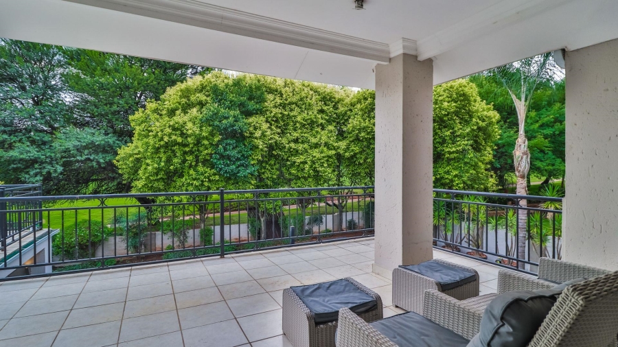 5 Bedroom Property for Sale in Woodhill Estate Gauteng