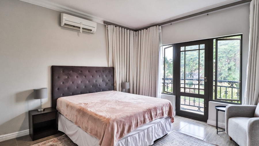 5 Bedroom Property for Sale in Woodhill Estate Gauteng