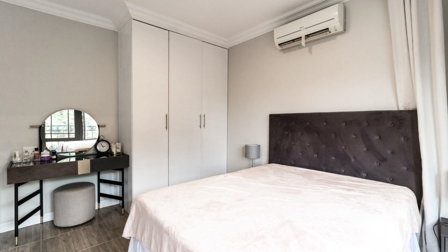 5 Bedroom Property for Sale in Woodhill Estate Gauteng