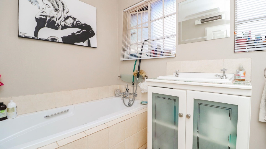 3 Bedroom Property for Sale in Quellerina Gauteng