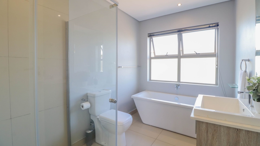 1 Bedroom Property for Sale in Broadacres Gauteng