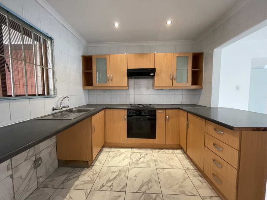 2 Bedroom Property for Sale in Bassonia Gauteng