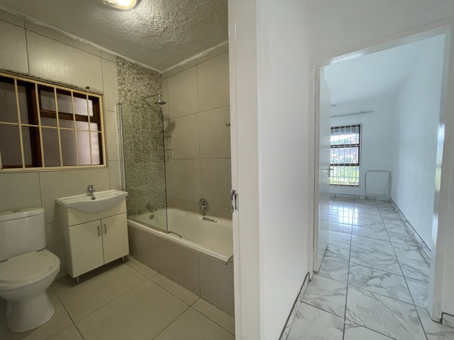 2 Bedroom Property for Sale in Bassonia Gauteng