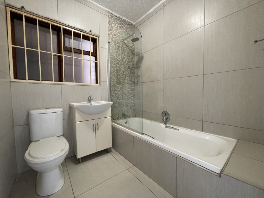2 Bedroom Property for Sale in Bassonia Gauteng