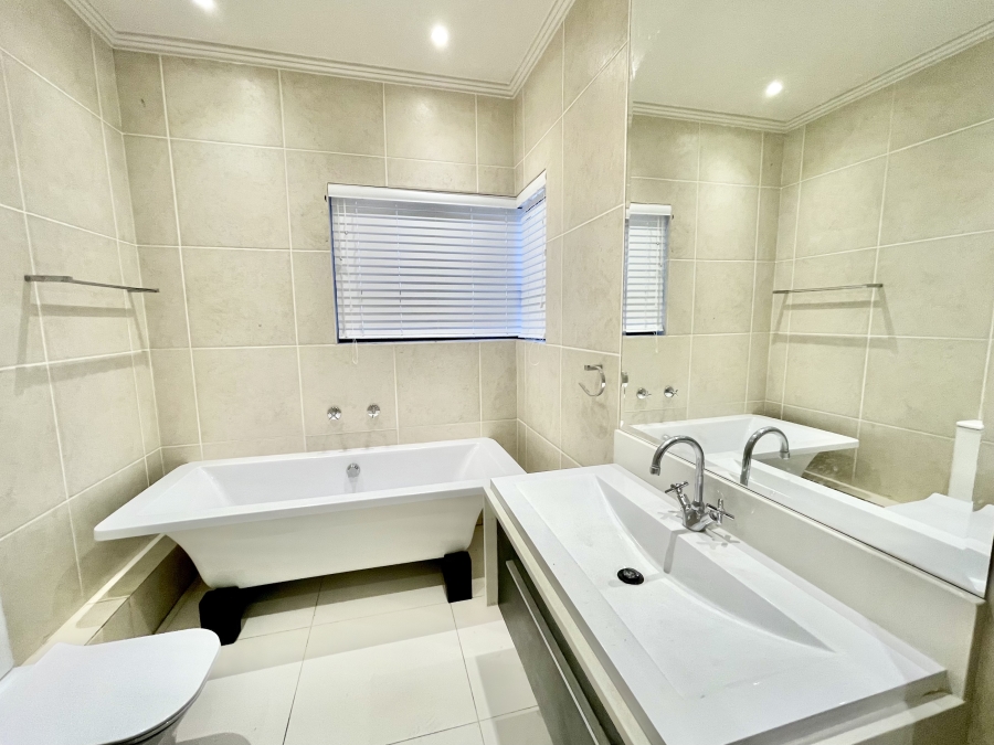 2 Bedroom Property for Sale in Glenvista Gauteng