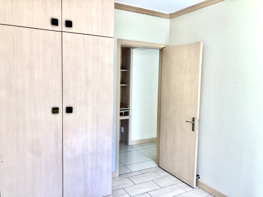 2 Bedroom Property for Sale in Noordwyk Gauteng