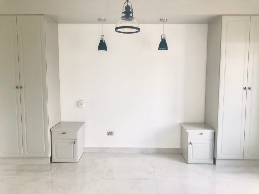 1 Bedroom Property for Sale in Illovo Gauteng