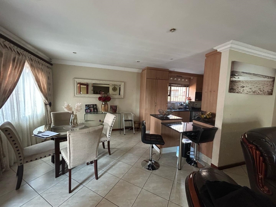 3 Bedroom Property for Sale in Dunnottar Gauteng