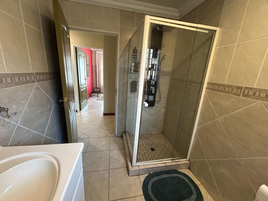 3 Bedroom Property for Sale in Dunnottar Gauteng