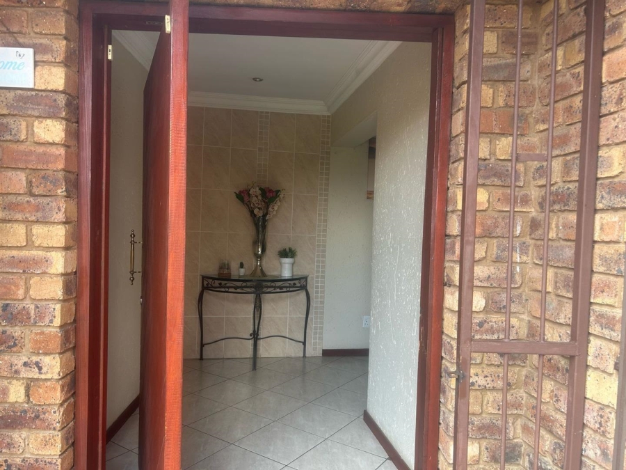 3 Bedroom Property for Sale in Dunnottar Gauteng