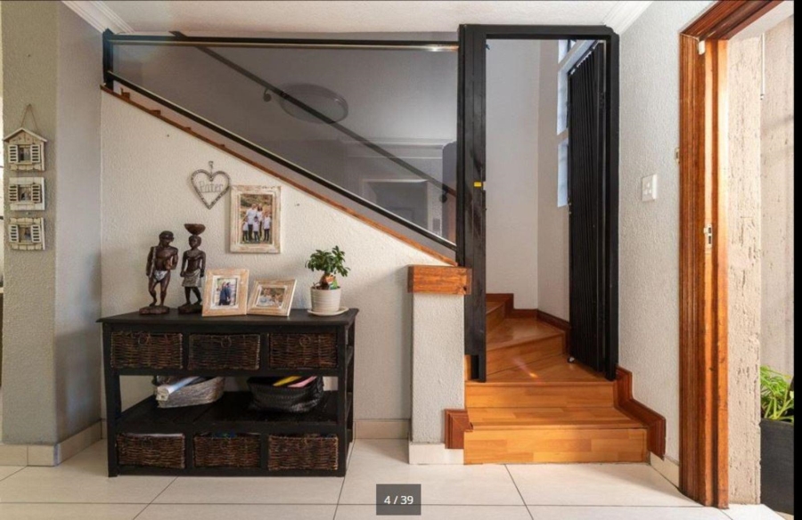 3 Bedroom Property for Sale in Bassonia Gauteng