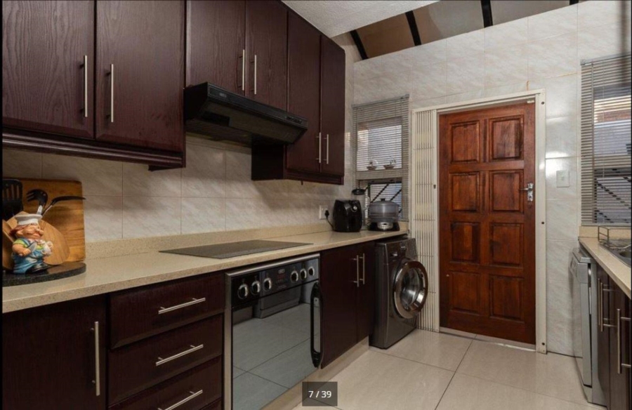 3 Bedroom Property for Sale in Bassonia Gauteng
