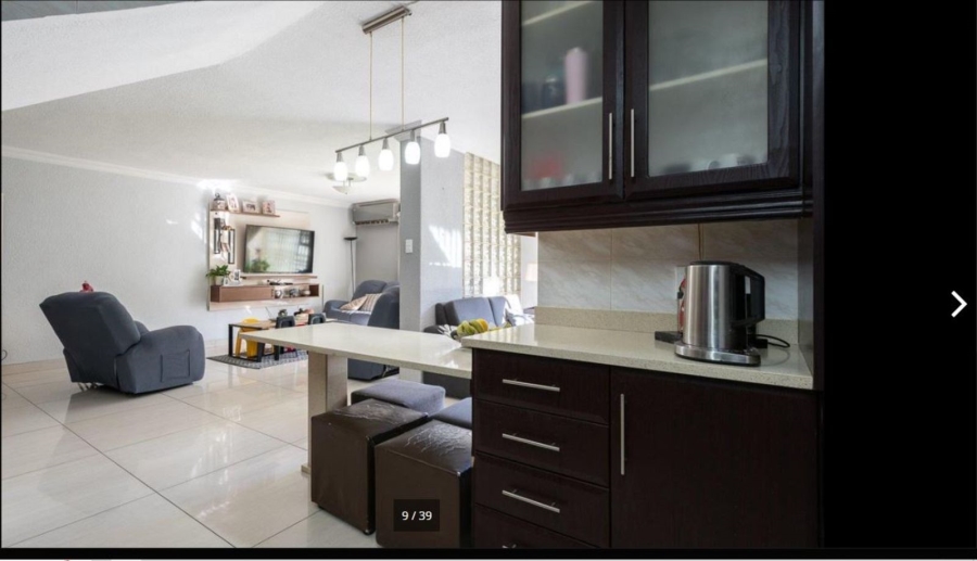 3 Bedroom Property for Sale in Bassonia Gauteng