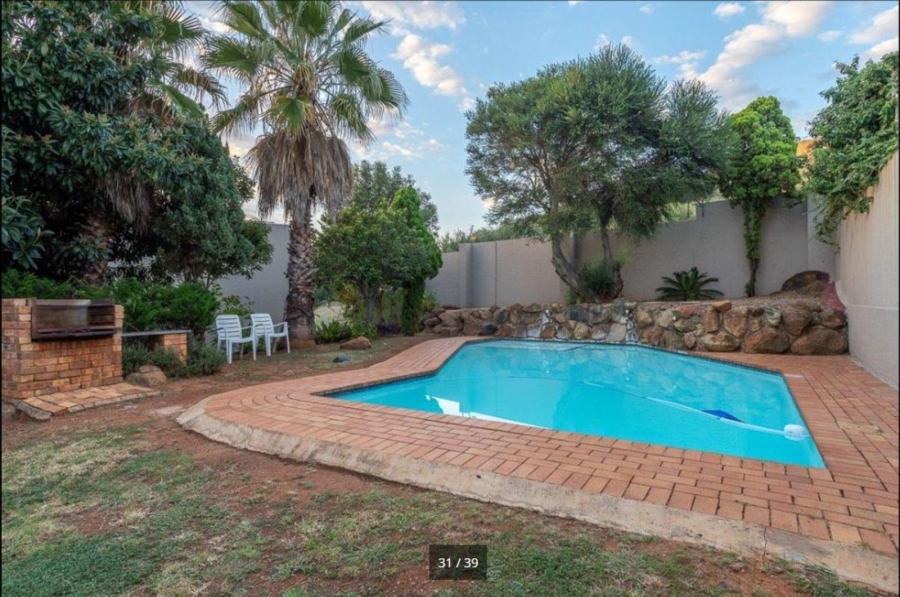 3 Bedroom Property for Sale in Bassonia Gauteng