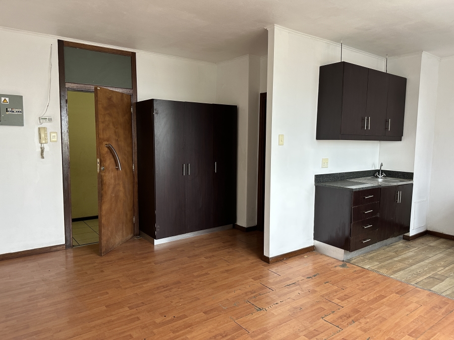1 Bedroom Property for Sale in Johannesburg Central Gauteng