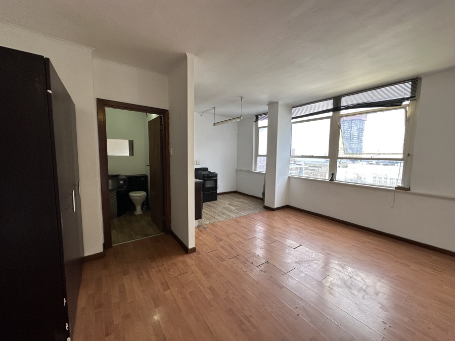 1 Bedroom Property for Sale in Johannesburg Central Gauteng