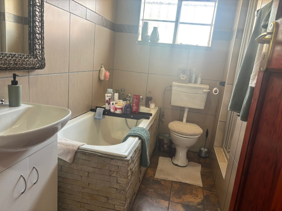 3 Bedroom Property for Sale in Comet Gauteng