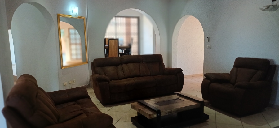5 Bedroom Property for Sale in Glenvista Gauteng