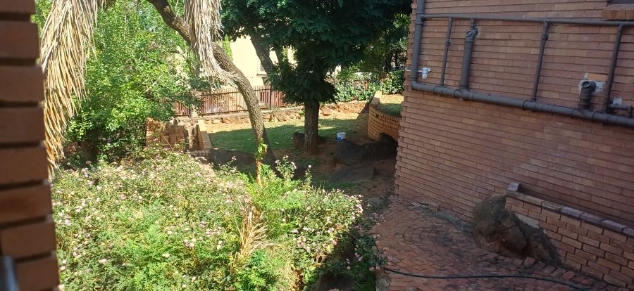 5 Bedroom Property for Sale in Glenvista Gauteng