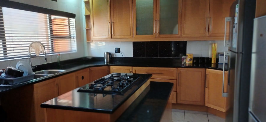 5 Bedroom Property for Sale in Glenvista Gauteng