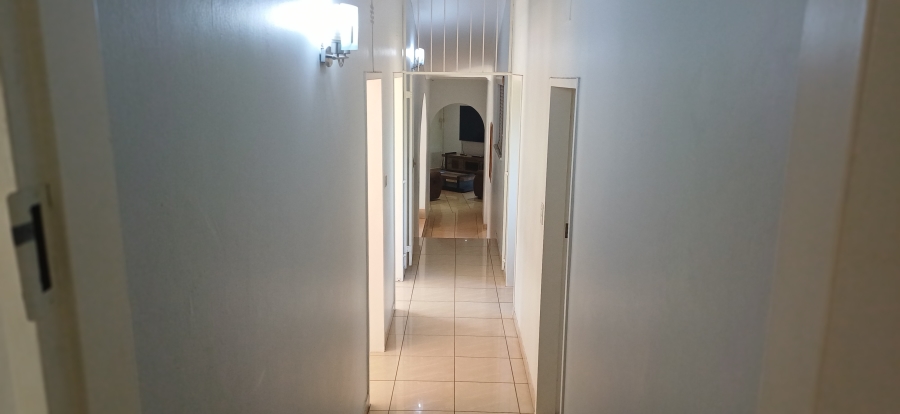 5 Bedroom Property for Sale in Glenvista Gauteng