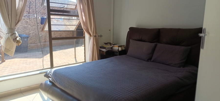5 Bedroom Property for Sale in Glenvista Gauteng
