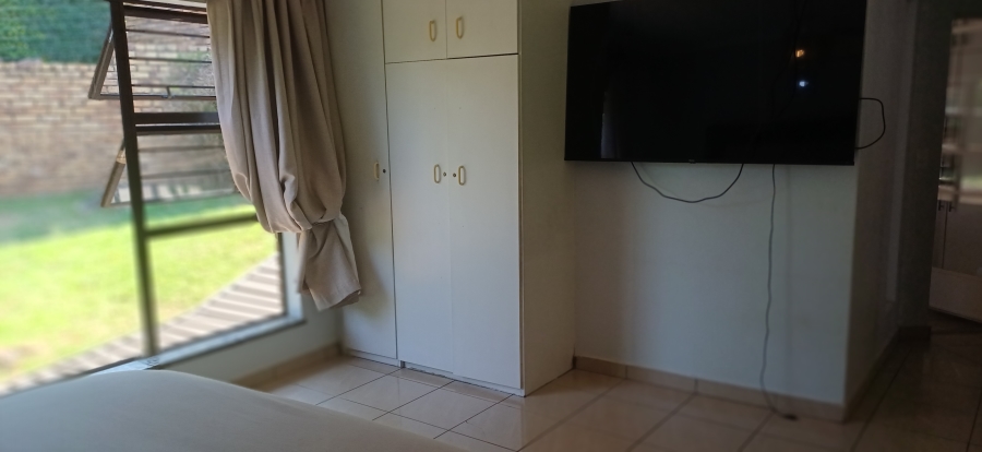 5 Bedroom Property for Sale in Glenvista Gauteng