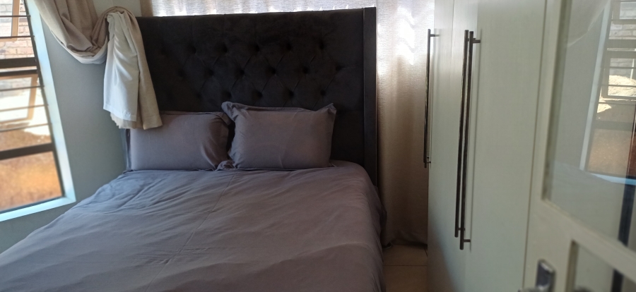 5 Bedroom Property for Sale in Glenvista Gauteng