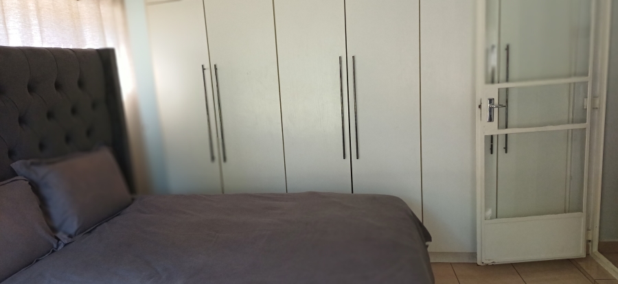 5 Bedroom Property for Sale in Glenvista Gauteng