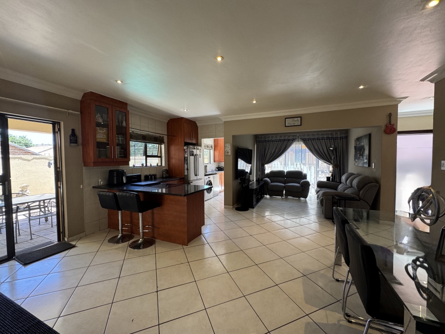 3 Bedroom Property for Sale in New Redruth Gauteng