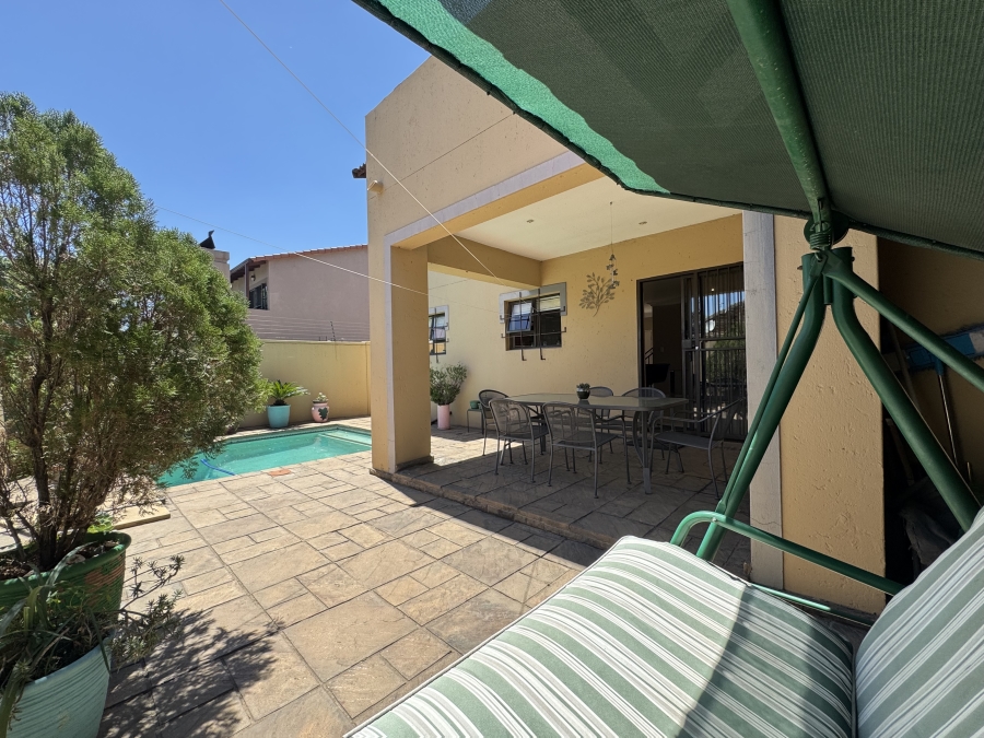 3 Bedroom Property for Sale in New Redruth Gauteng
