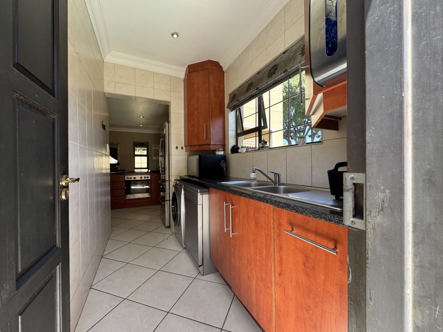 3 Bedroom Property for Sale in New Redruth Gauteng