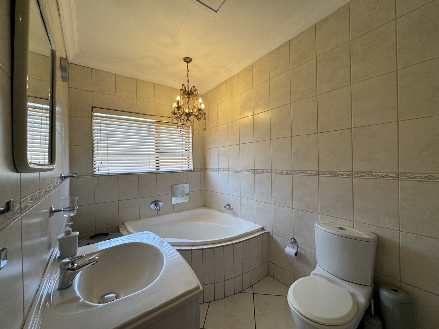 3 Bedroom Property for Sale in New Redruth Gauteng